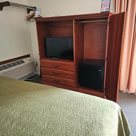 Knights Inn Mackinaw City Εξωτερικό φωτογραφία