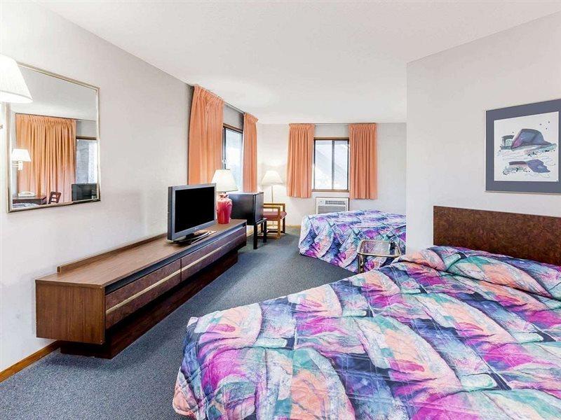 Knights Inn Mackinaw City Εξωτερικό φωτογραφία