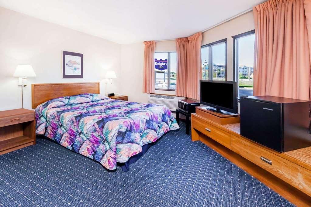 Knights Inn Mackinaw City Δωμάτιο φωτογραφία