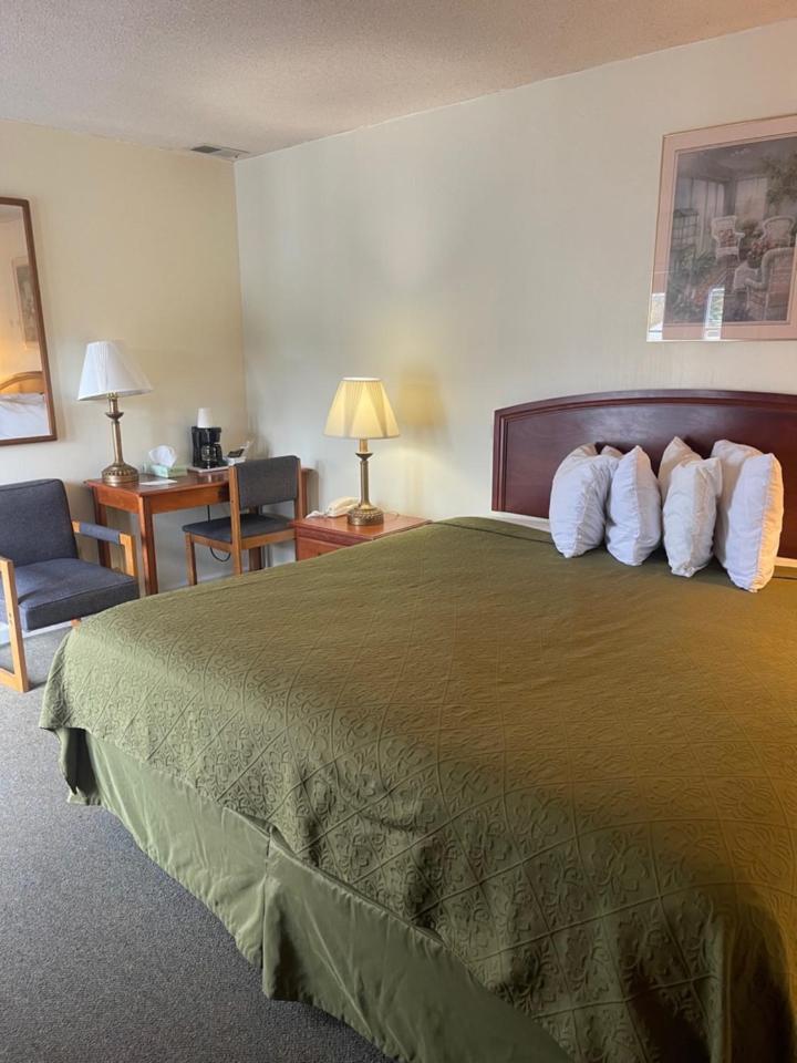 Knights Inn Mackinaw City Εξωτερικό φωτογραφία