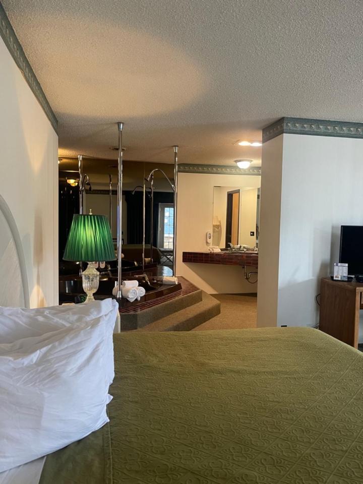 Knights Inn Mackinaw City Εξωτερικό φωτογραφία