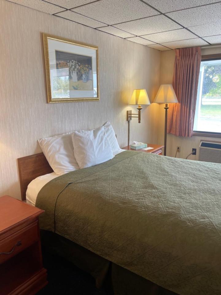 Knights Inn Mackinaw City Εξωτερικό φωτογραφία