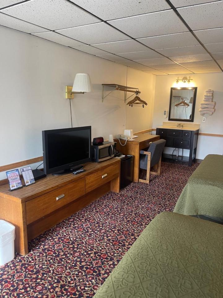 Knights Inn Mackinaw City Εξωτερικό φωτογραφία