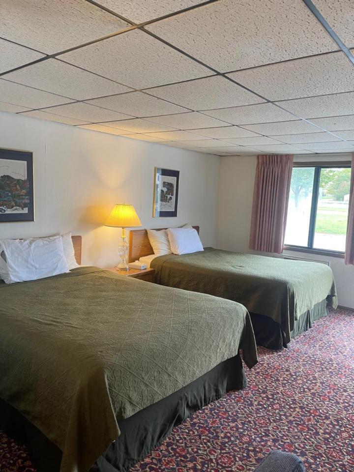 Knights Inn Mackinaw City Εξωτερικό φωτογραφία