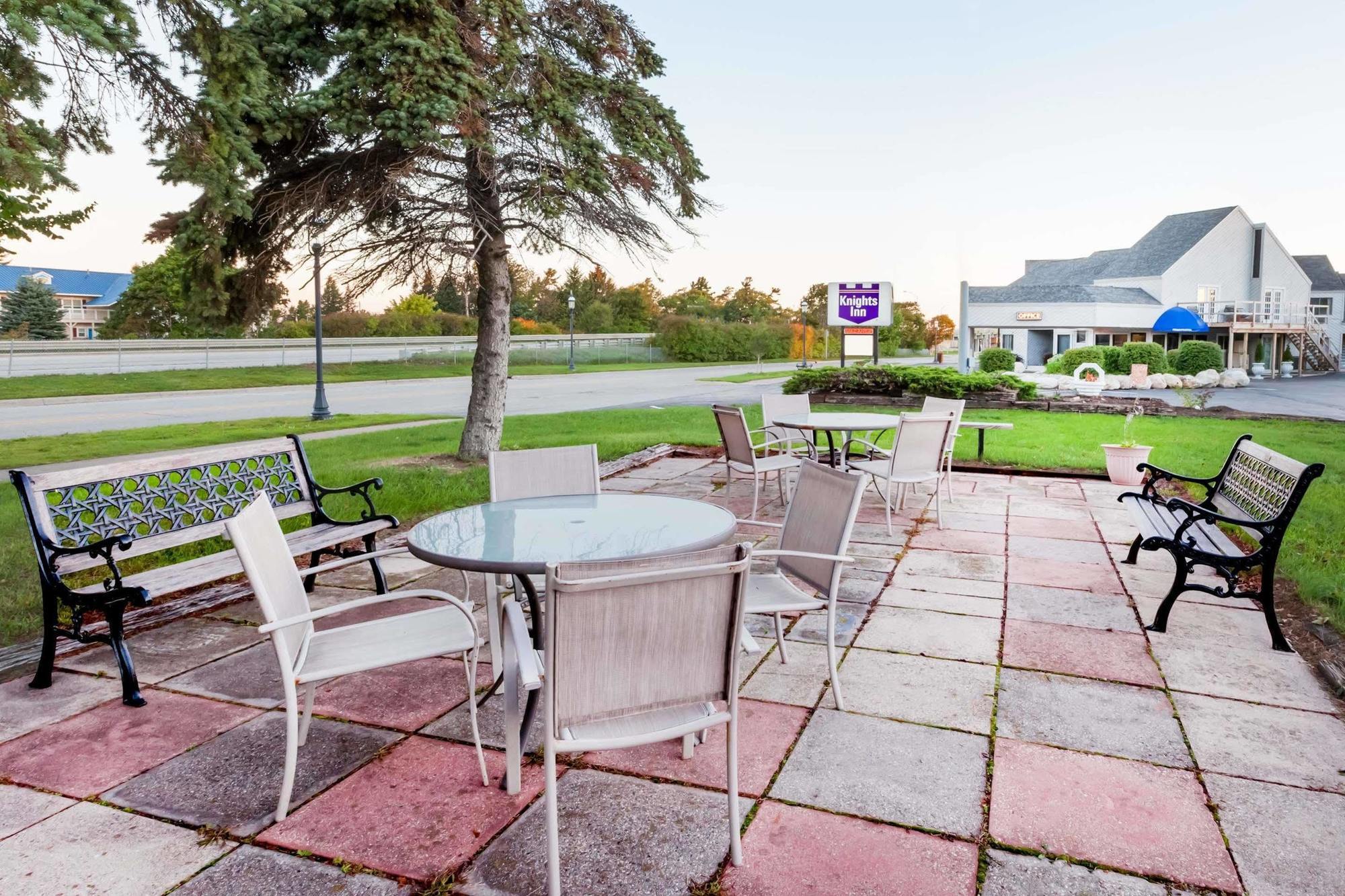 Knights Inn Mackinaw City Εξωτερικό φωτογραφία