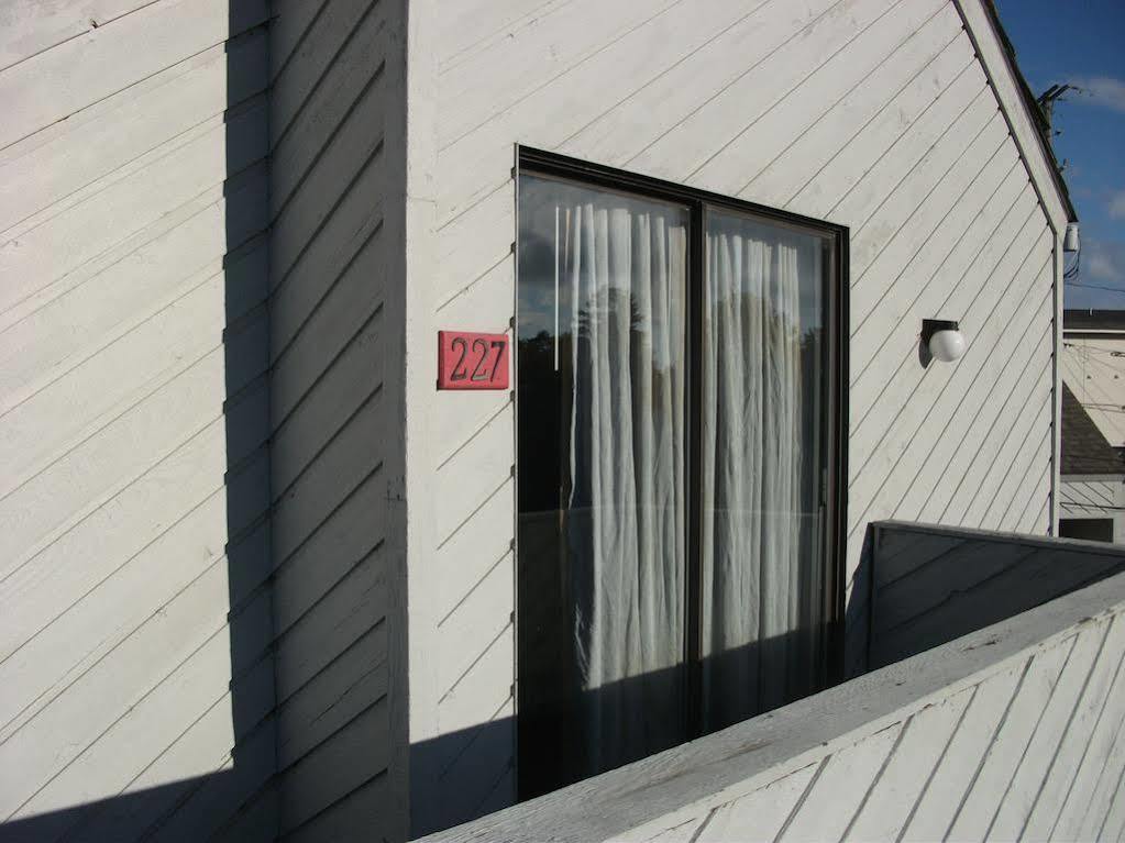 Knights Inn Mackinaw City Εξωτερικό φωτογραφία