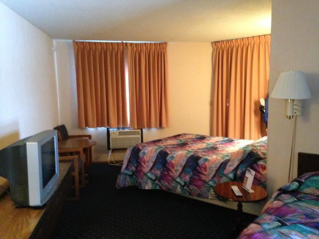 Knights Inn Mackinaw City Εξωτερικό φωτογραφία